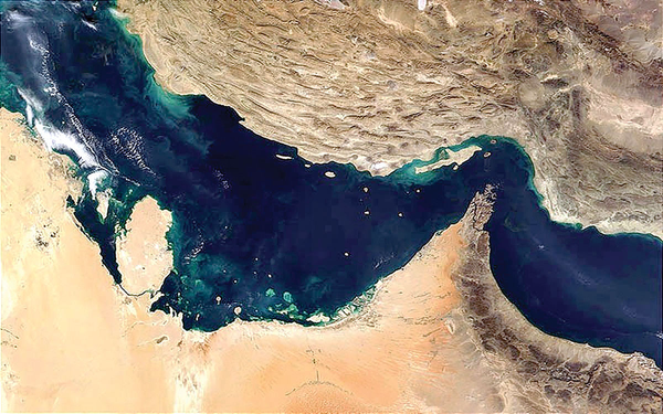 تردد از تنگه هرمز بدون اذن ایران امکانپذیر نیست